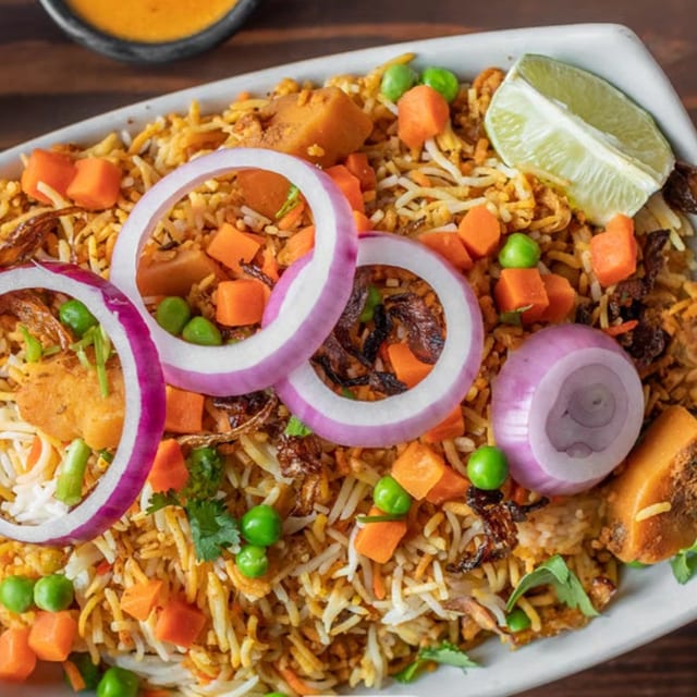 Veg Dum Bucket Biryani.