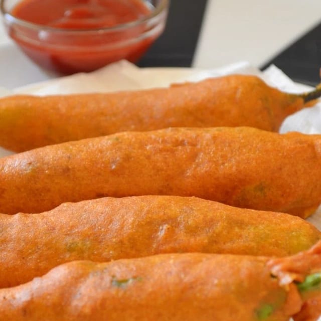 Mirchi Bajji (Golden Serrano Pepper Fritters) 4 Pieces.